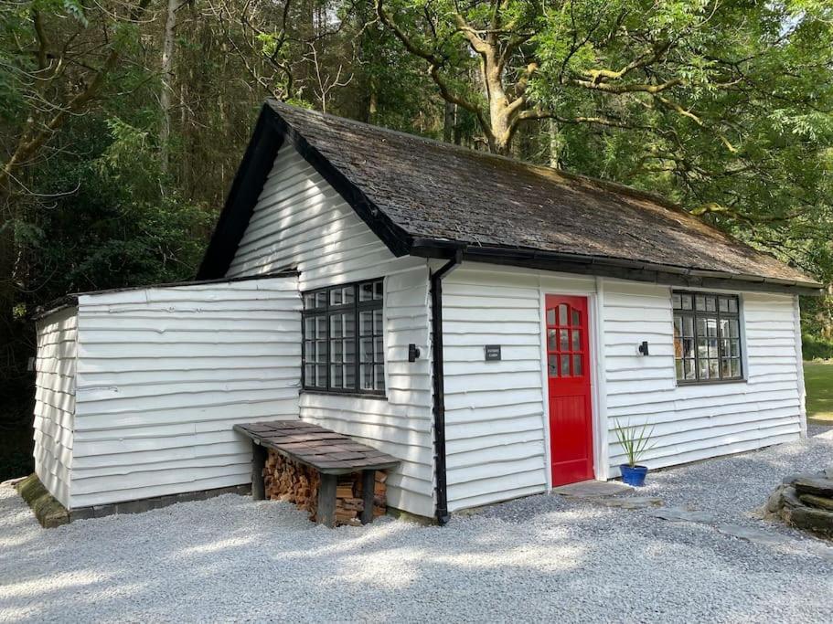 Cuckoo Cabin, Tyn Y Cwm Eglwys-Fach Exterior photo